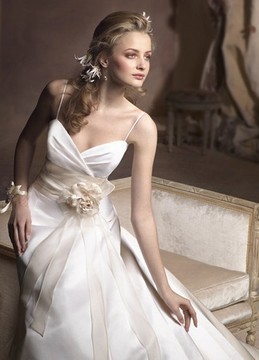 Лучшие свадебные платья: лето 2011