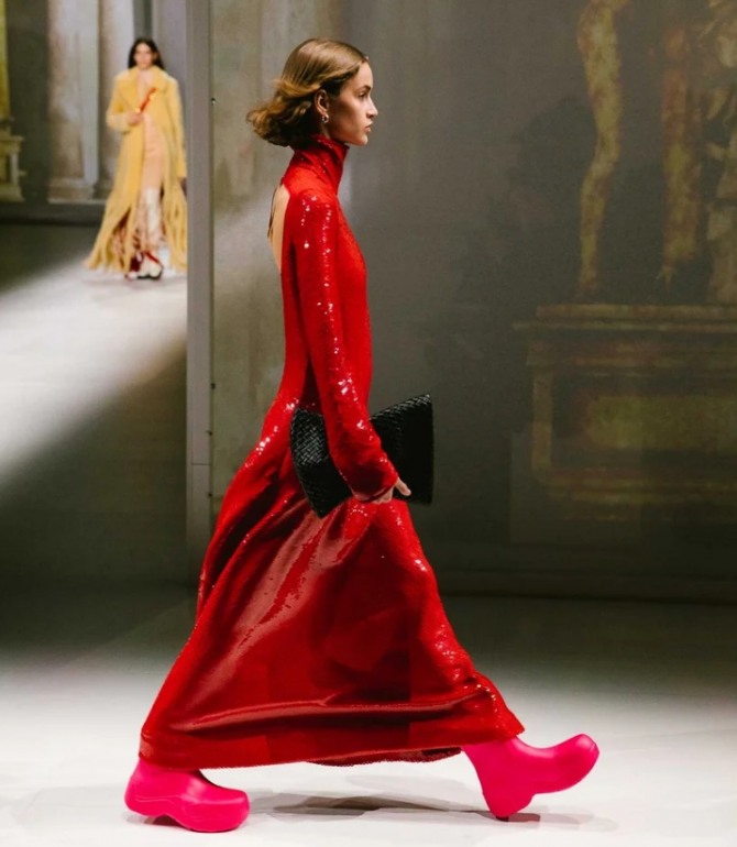 Bottega Veneta сапоги 20201 года без каблука красного цвета - бренд Bottega Veneta