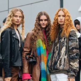 Тренды Весна-Лето 2022 для длинных женских волосески самые