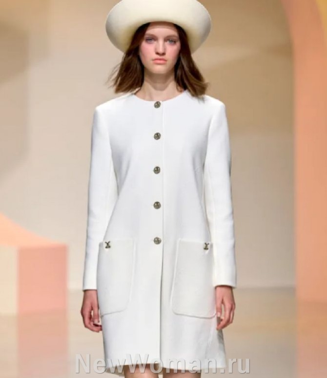 модное белое женское пальто сезона Весна 2025, пальто без воротника с однобортной застежкой на металлические пуговицы