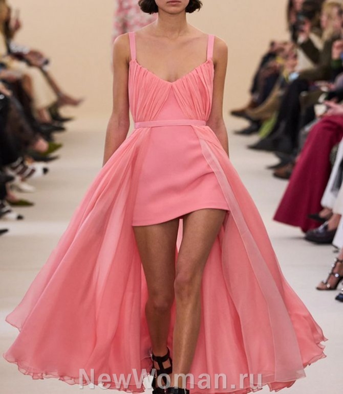 красивое выпускное платье розового цвета по типу платья маллет
