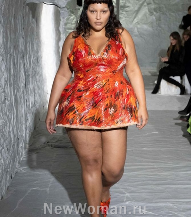 летнее платье мини на полной девушке от бренда Marni Fall 2024 Ready-to-Wear