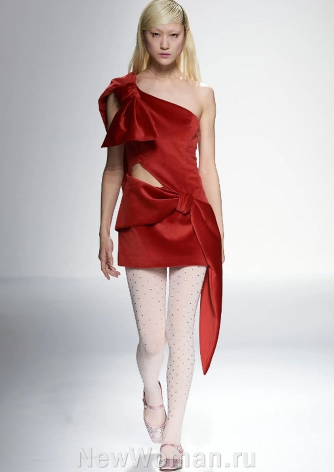 Модные красные платья 2024 года
